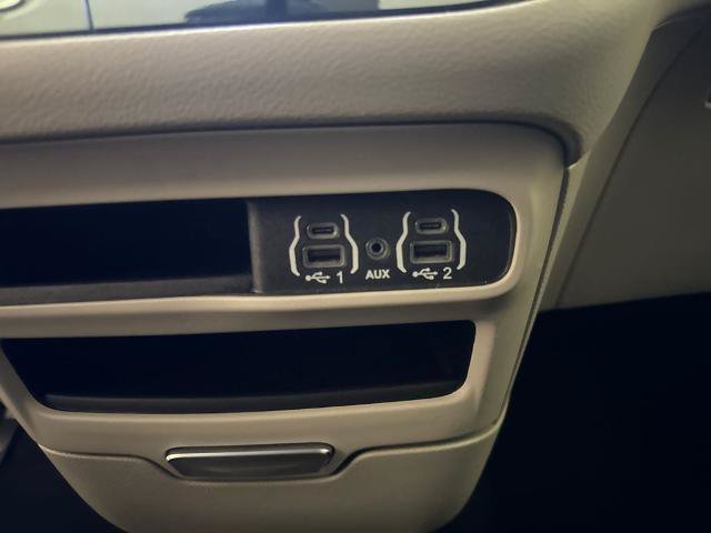 Used 2024 Chrysler Pacifica Touring-L FWD image 28