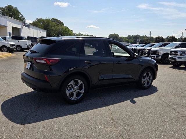 Certified 2025 Ford Escape ST-Line FWD image 12