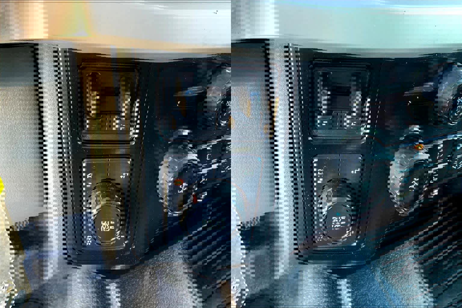 Certified 2023 Ford F250 XL w/ FX4 Off-Road Package image 30