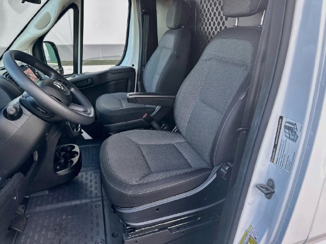 Used 2025 RAM ProMaster 2500 w/ U-Haul Equipment Group FWD image 17