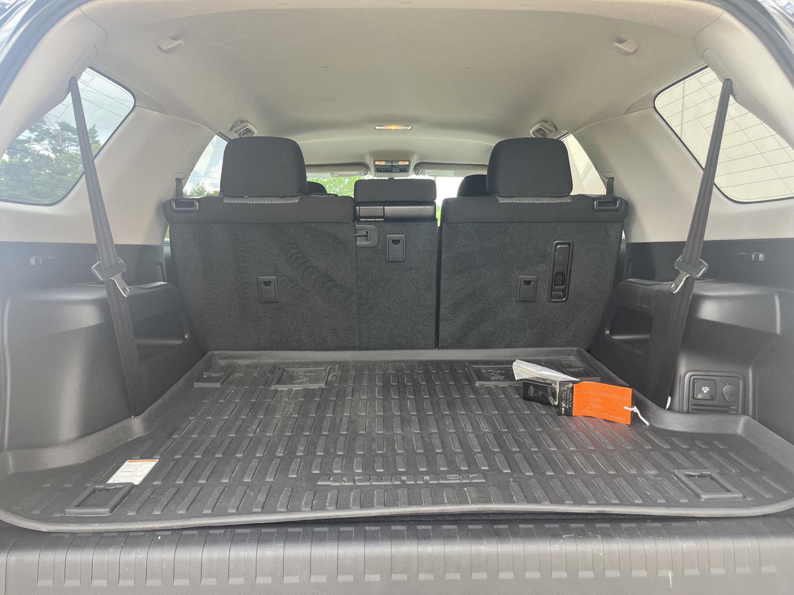 Used 2018 Toyota 4Runner SR5 AWD/4WD image 32