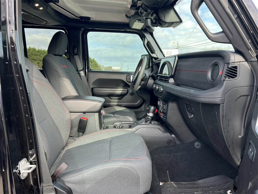 Used 2024 Jeep Wrangler Unlimited Rubicon w/ Technology Group image 13