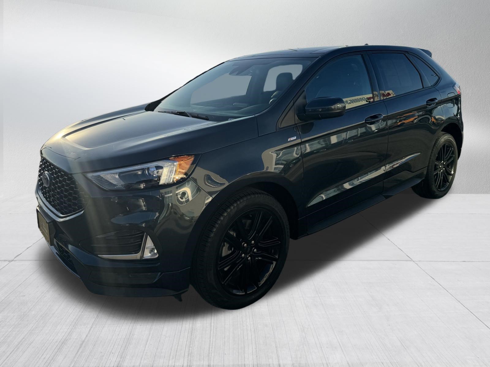 Certified 2024 Ford Edge ST-Line AWD/4WD image 3
