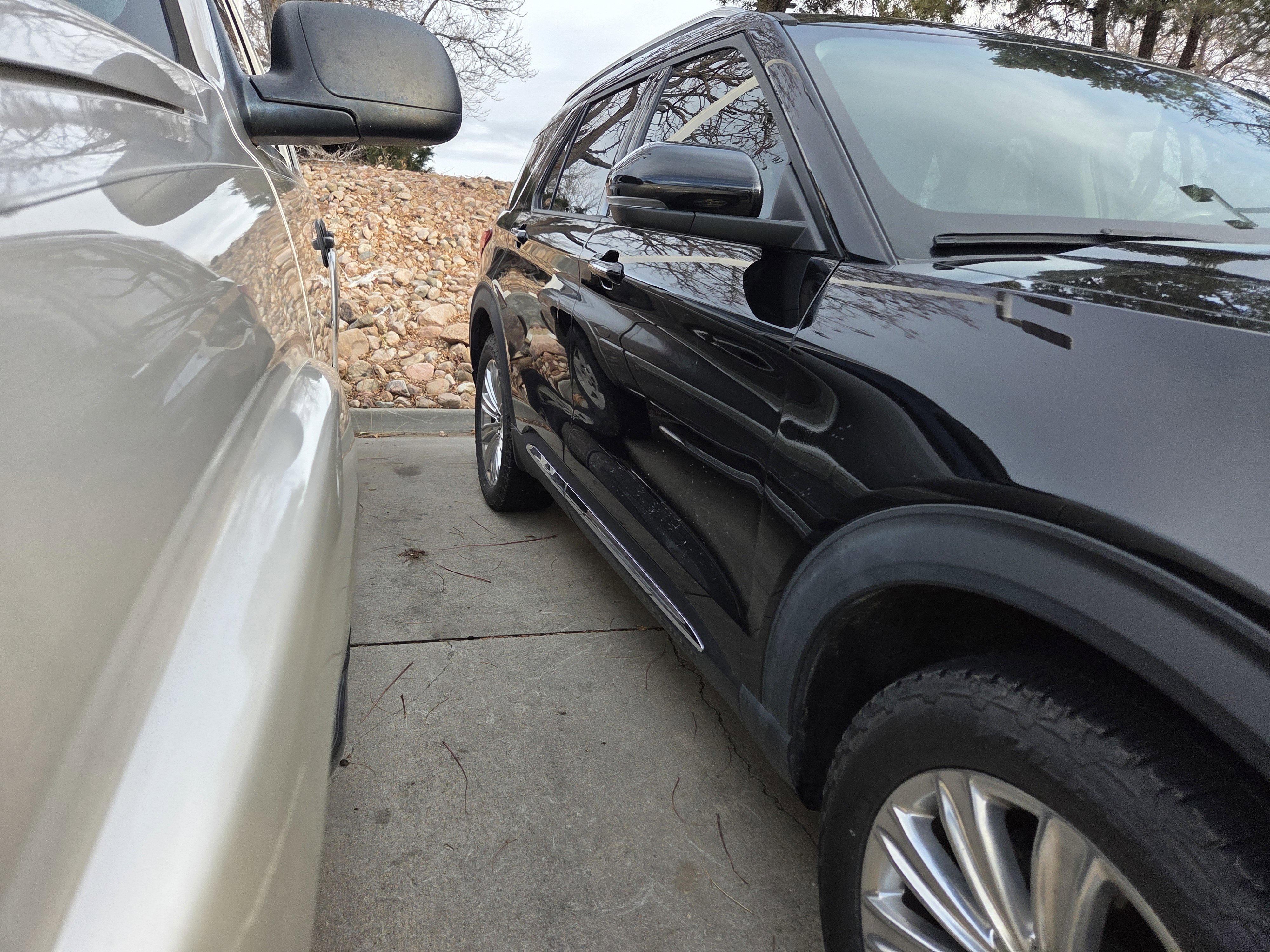 Certified 2021 Ford Explorer Limited w/ Equipment Group 301A image 4