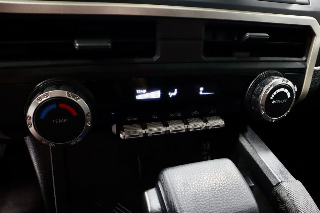 Used 2024 Toyota Tacoma SR AWD/4WD image 32