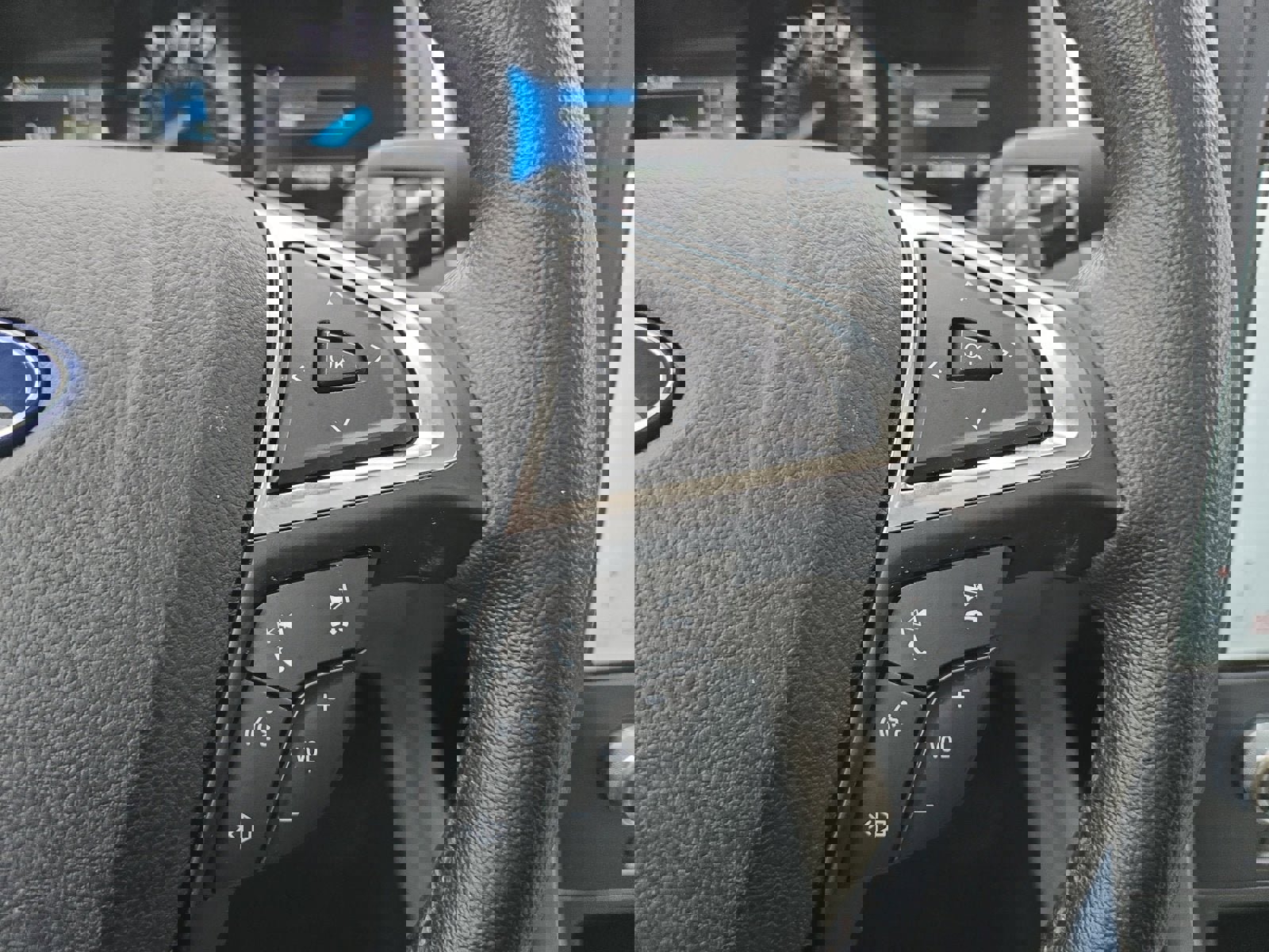 Certified 2022 Ford Edge Titanium w/ Class II Trailer Tow Package image 15