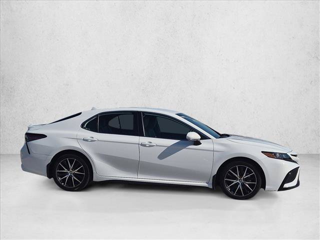 Used 2024 Toyota Camry SE AWD/4WD image 4