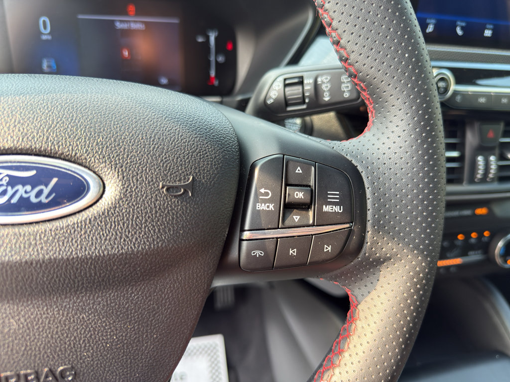 Certified 2025 Ford Escape Platinum AWD/4WD image 24