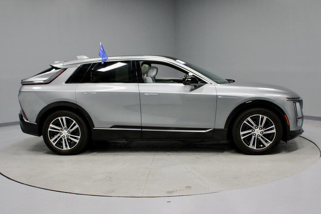 Used 2024 Cadillac Lyriq Luxury image 6
