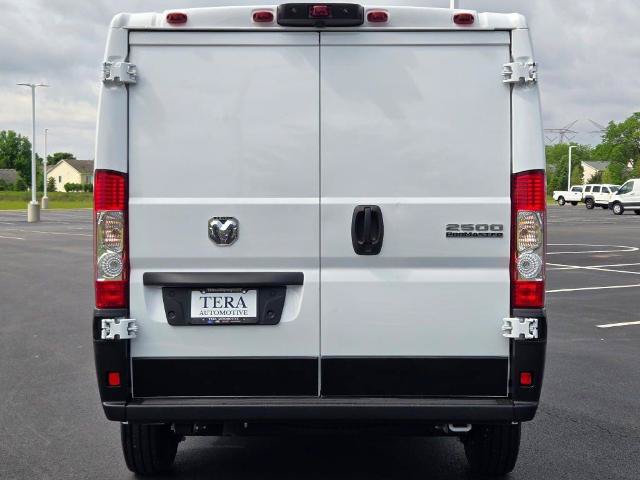 Used 2025 RAM ProMaster 2500 w/ Convenience Group FWD image 11