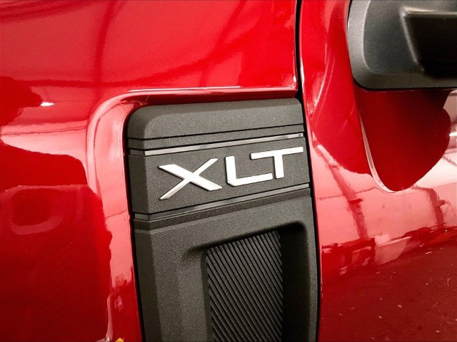 Certified 2025 Ford Maverick XLT w/ Equipment Group 301A AWD/4WD image 13