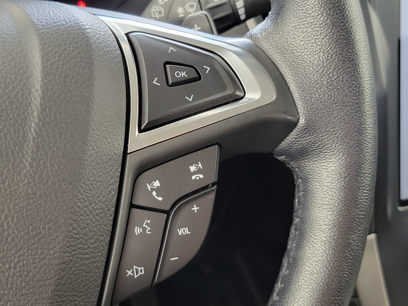 Certified 2023 Ford Edge SEL w/ Convenience Package AWD/4WD image 18