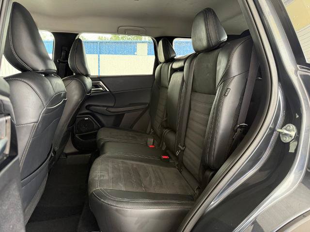 Used 2025 Mitsubishi Outlander SE FWD image 8
