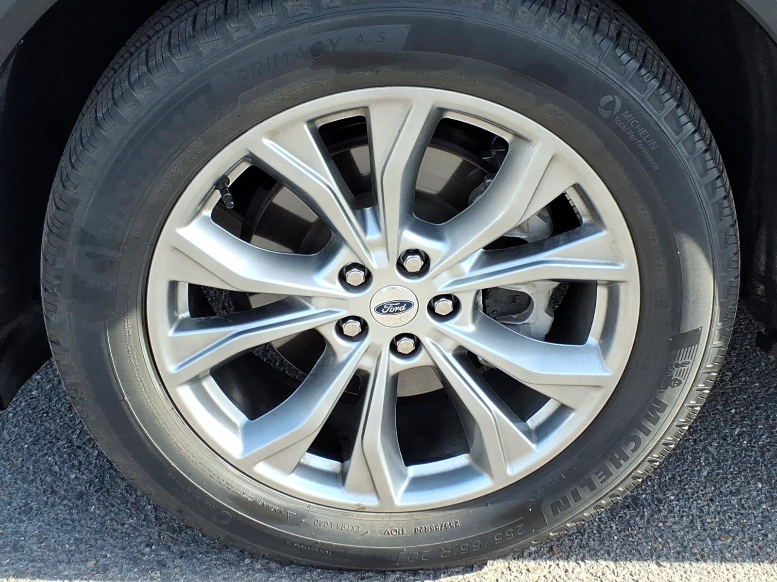 Certified 2023 Ford Explorer XLT w/ Equipment Group 202A AWD/4WD image 9
