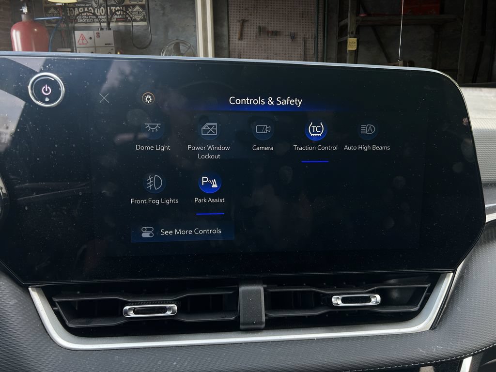 Used 2025 Chevrolet Equinox LT w/ Convenience Package II FWD image 24