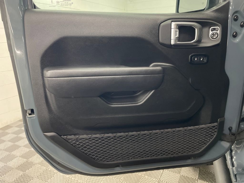 Used 2025 Jeep Wrangler Sport image 16