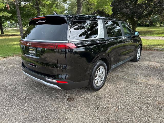 Used 2024 Kia Carnival LX FWD image 7