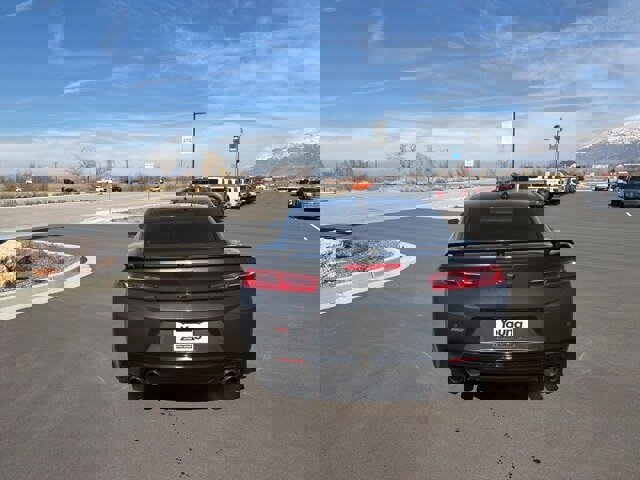 Used 2017 Chevrolet Camaro SS image 4