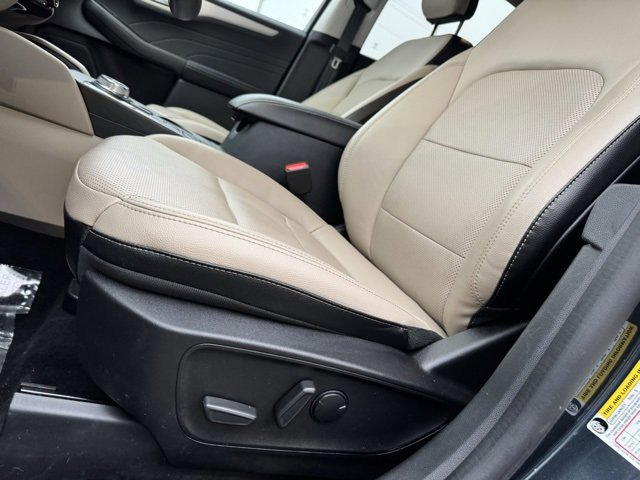 Certified 2022 Ford Escape SEL w/ Technology Package image 12