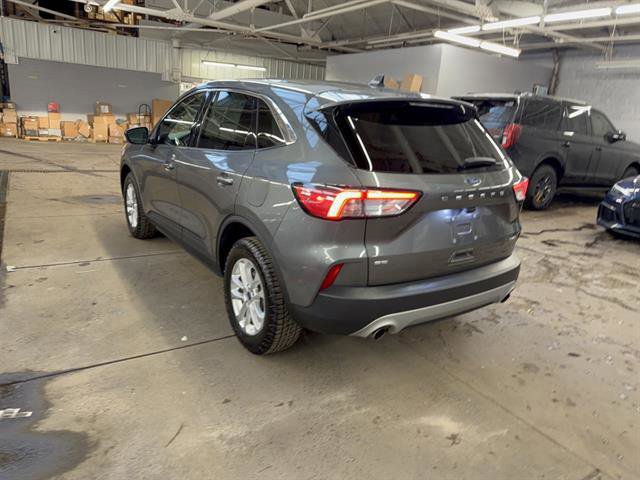 Certified 2022 Ford Escape SE w/ Convenience Package image 3