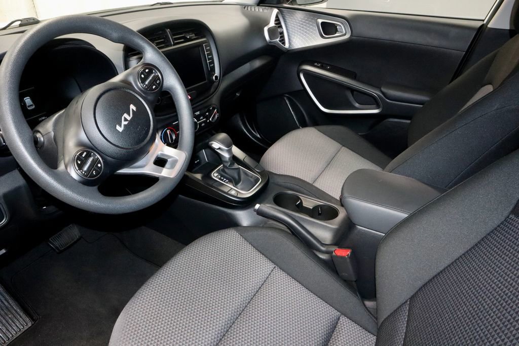 Used 2025 Kia Soul LX w/ LX Technology Package image 22