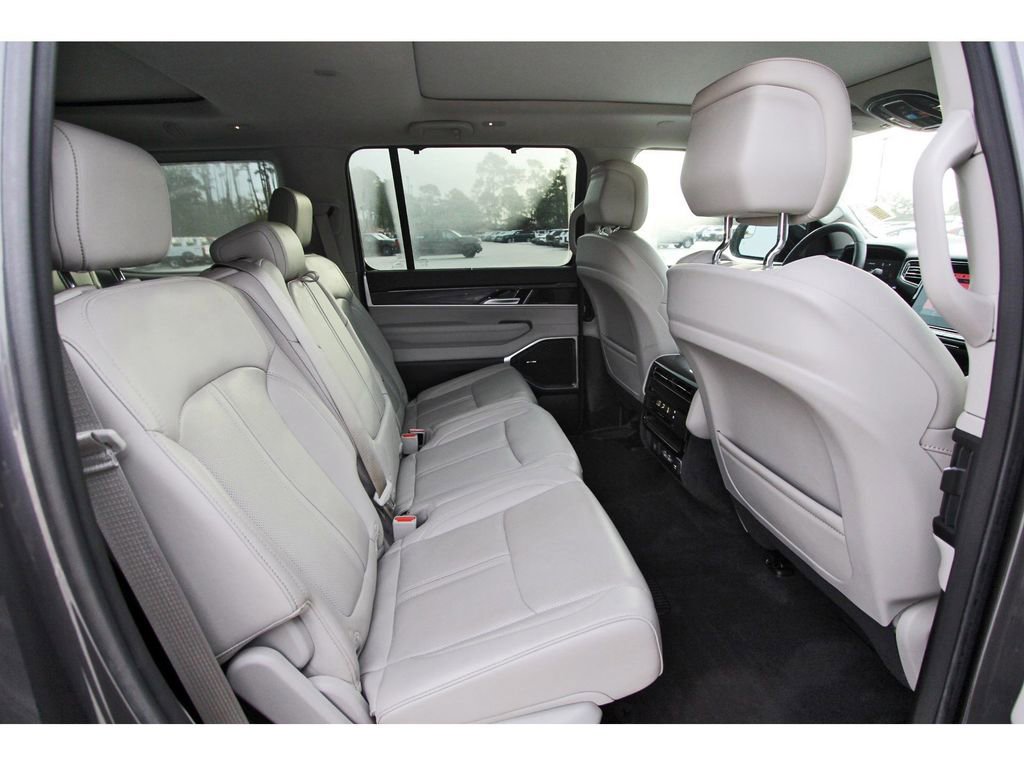 Used 2023 Jeep Wagoneer 2WD w/ Premium Group I image 10