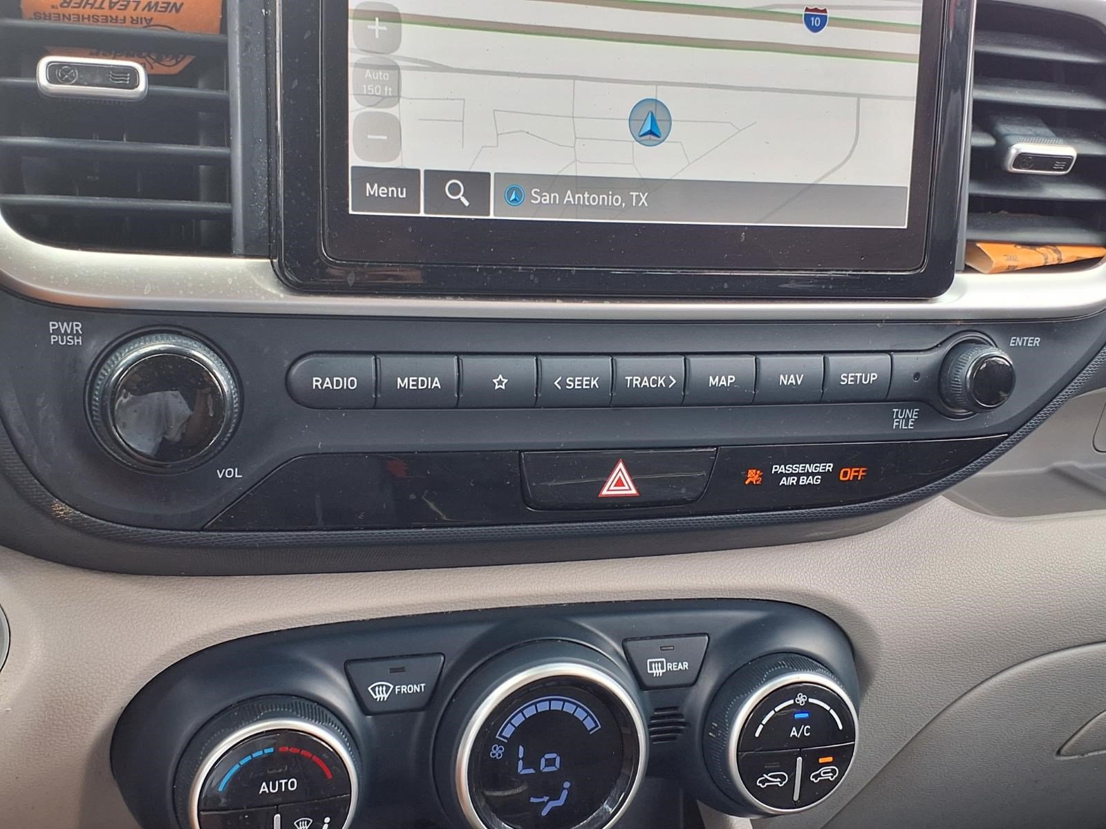 Used 2025 Hyundai Venue Limited FWD image 15