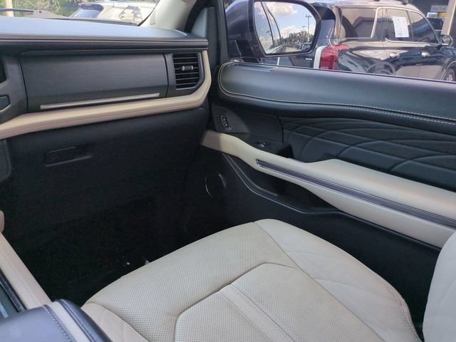 Certified 2023 Ford Expedition Max Platinum RWD image 19