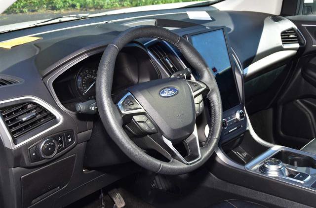 Certified 2024 Ford Edge SEL w/ Convenience Package AWD/4WD image 12