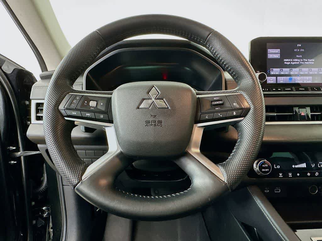 Used 2023 Mitsubishi Outlander SE FWD image 16