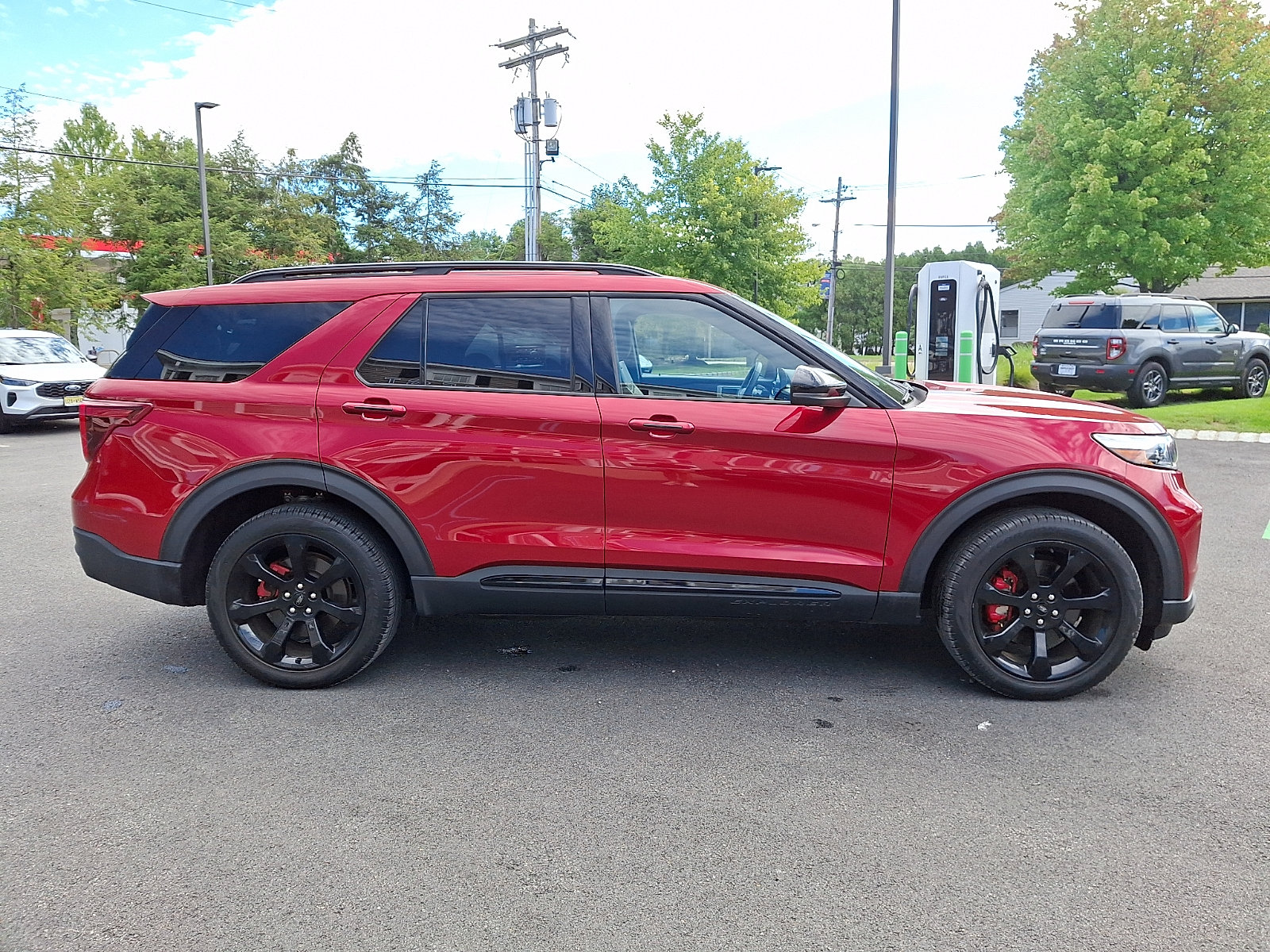 Certified 2023 Ford Explorer ST w/ Equipment Group 401A AWD/4WD image 4