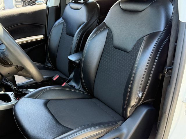 Used 2021 Jeep Compass Latitude AWD/4WD image 9