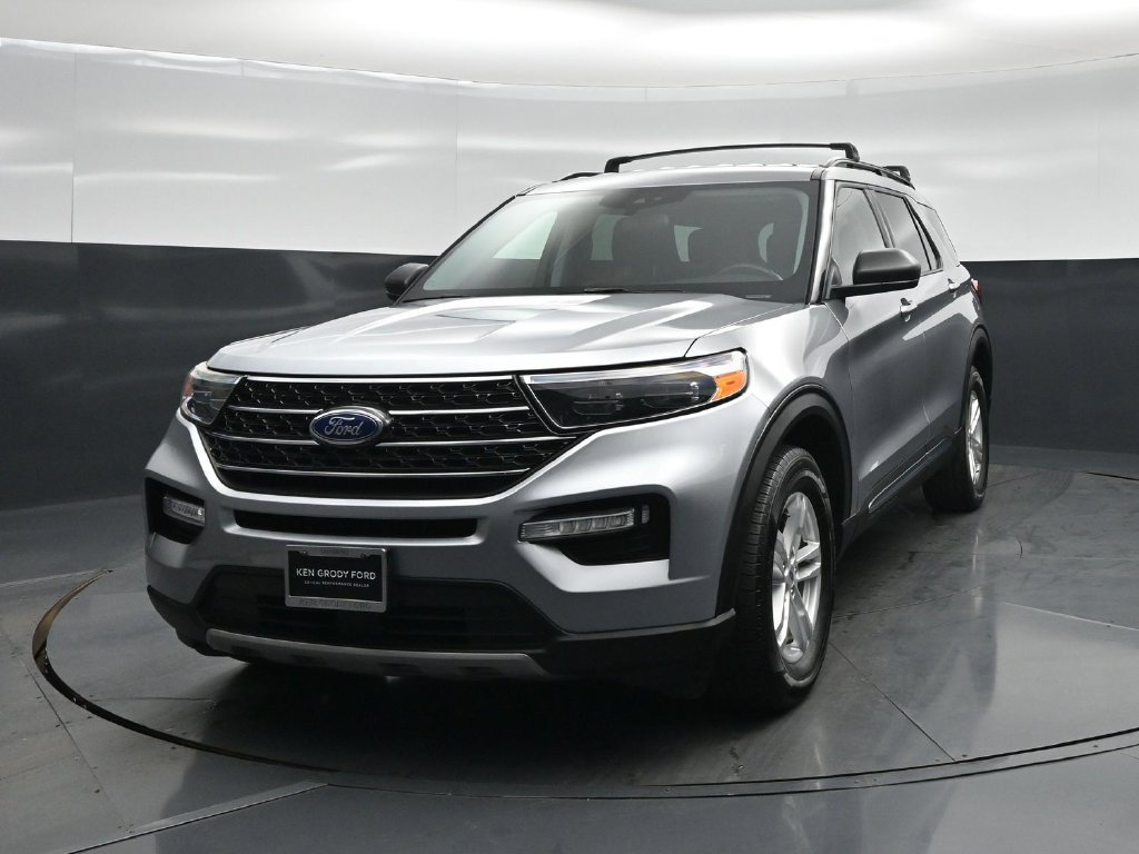 Certified 2022 Ford Explorer XLT w/ Equipment Group 202A AWD/4WD image 51