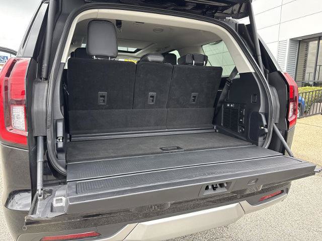 Certified 2025 Ford Expedition Platinum AWD/4WD image 32