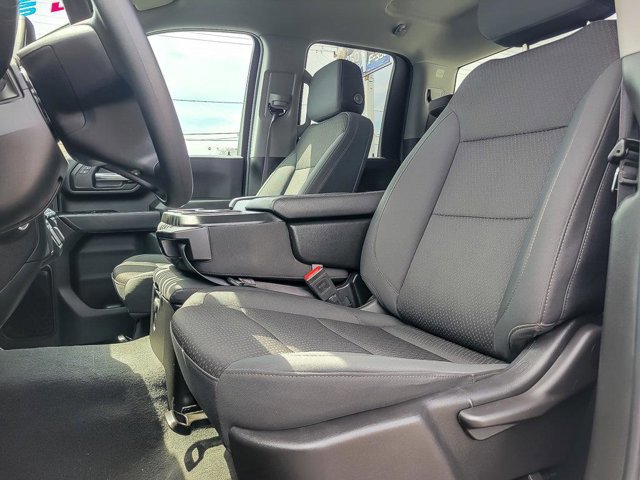 Used 2024 Chevrolet Silverado 2500 Custom w/ Snow Plow Prep/Camper Package image 13