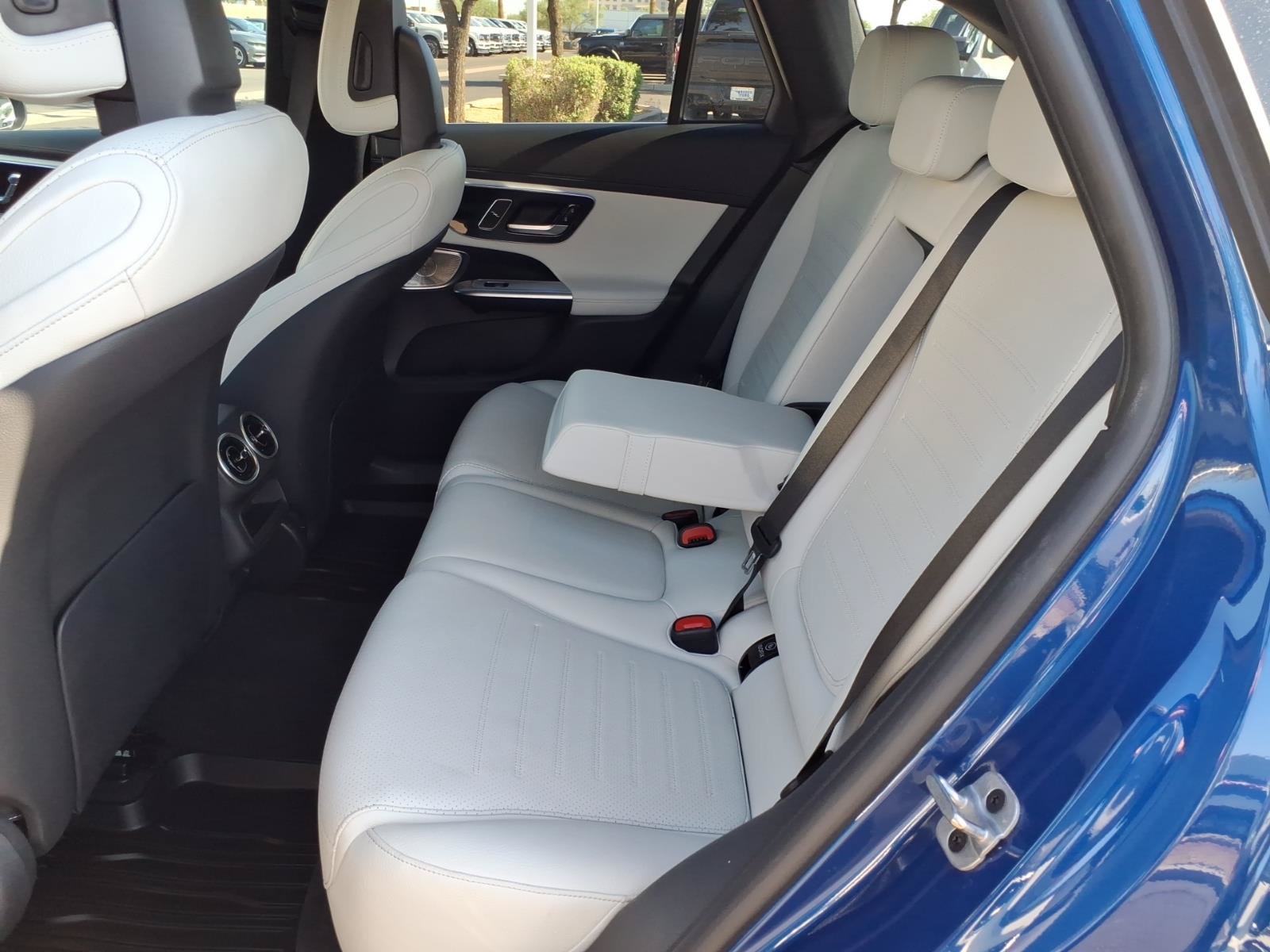Used 2023 Mercedes-Benz GLC 300 image 16