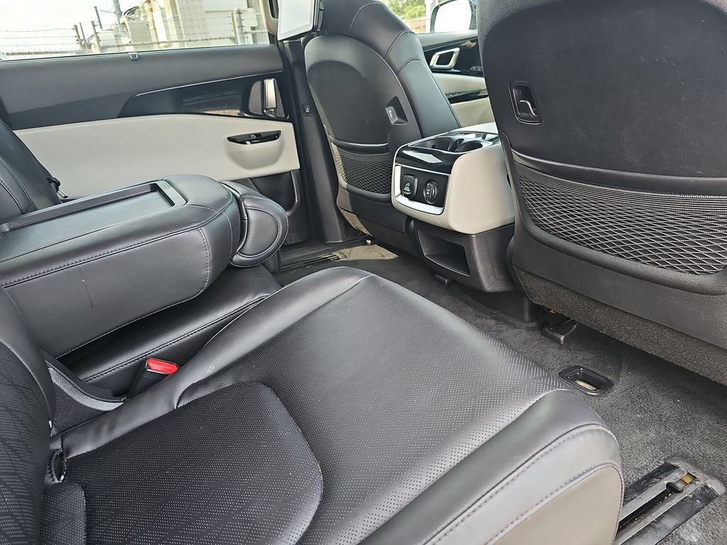 Used 2022 Kia Carnival SX FWD image 11