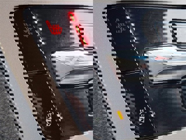 Certified 2022 Ford Explorer XLT w/ Equipment Group 202A image 14