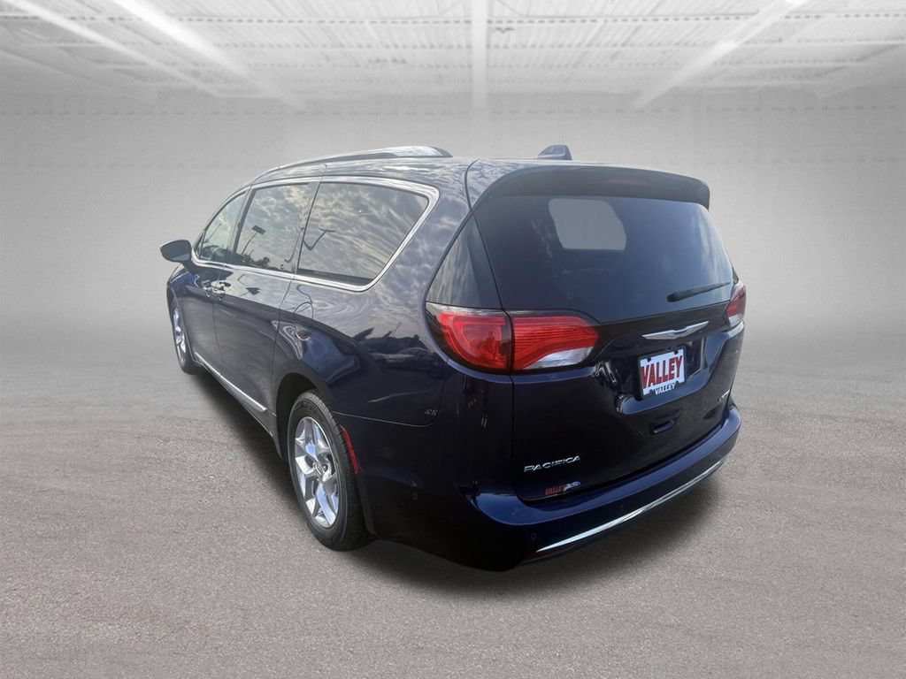Used 2018 Chrysler Pacifica Limited w/ Advanced Safetytec Group FWD image 9