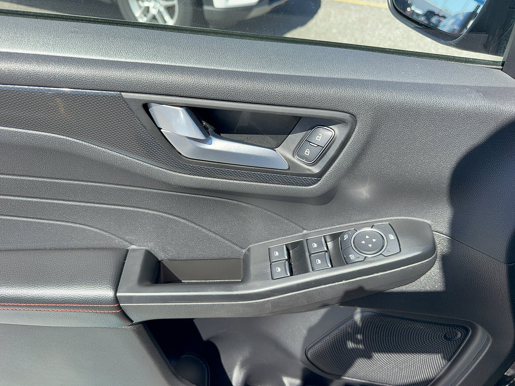 Certified 2025 Ford Escape ST-Line FWD image 9