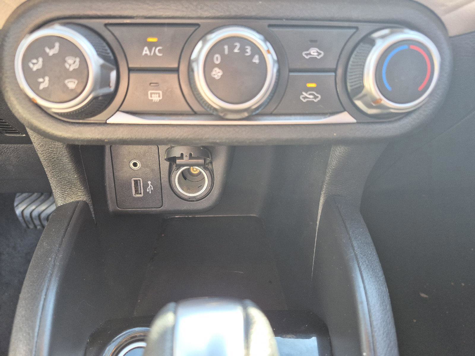 Used 2021 Nissan Versa SV image 13