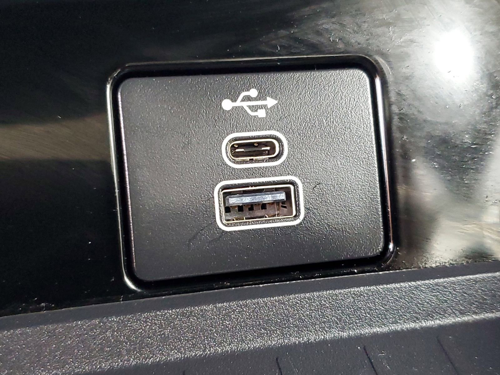 Certified 2025 Ford Mustang Mach-E Premium RWD image 27