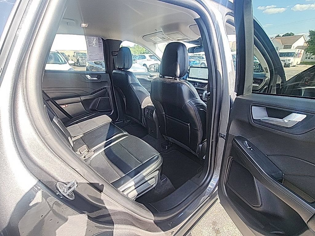 Certified 2024 Ford Escape Platinum AWD/4WD image 14