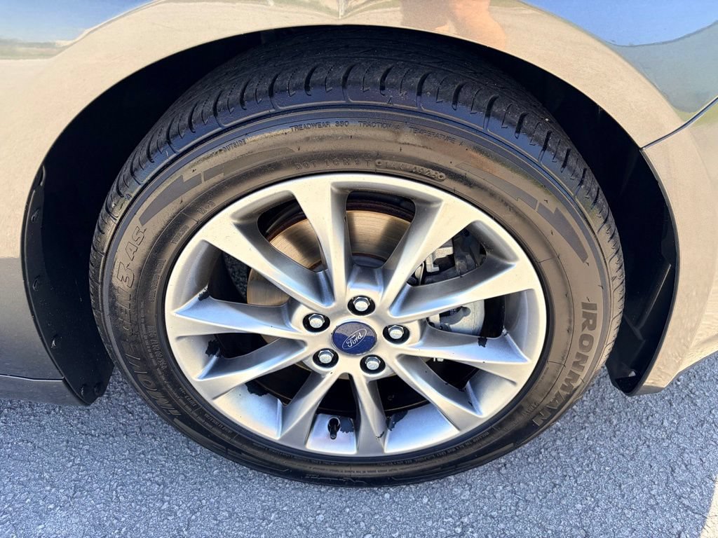 Certified 2017 Ford Fusion SE FWD image 30