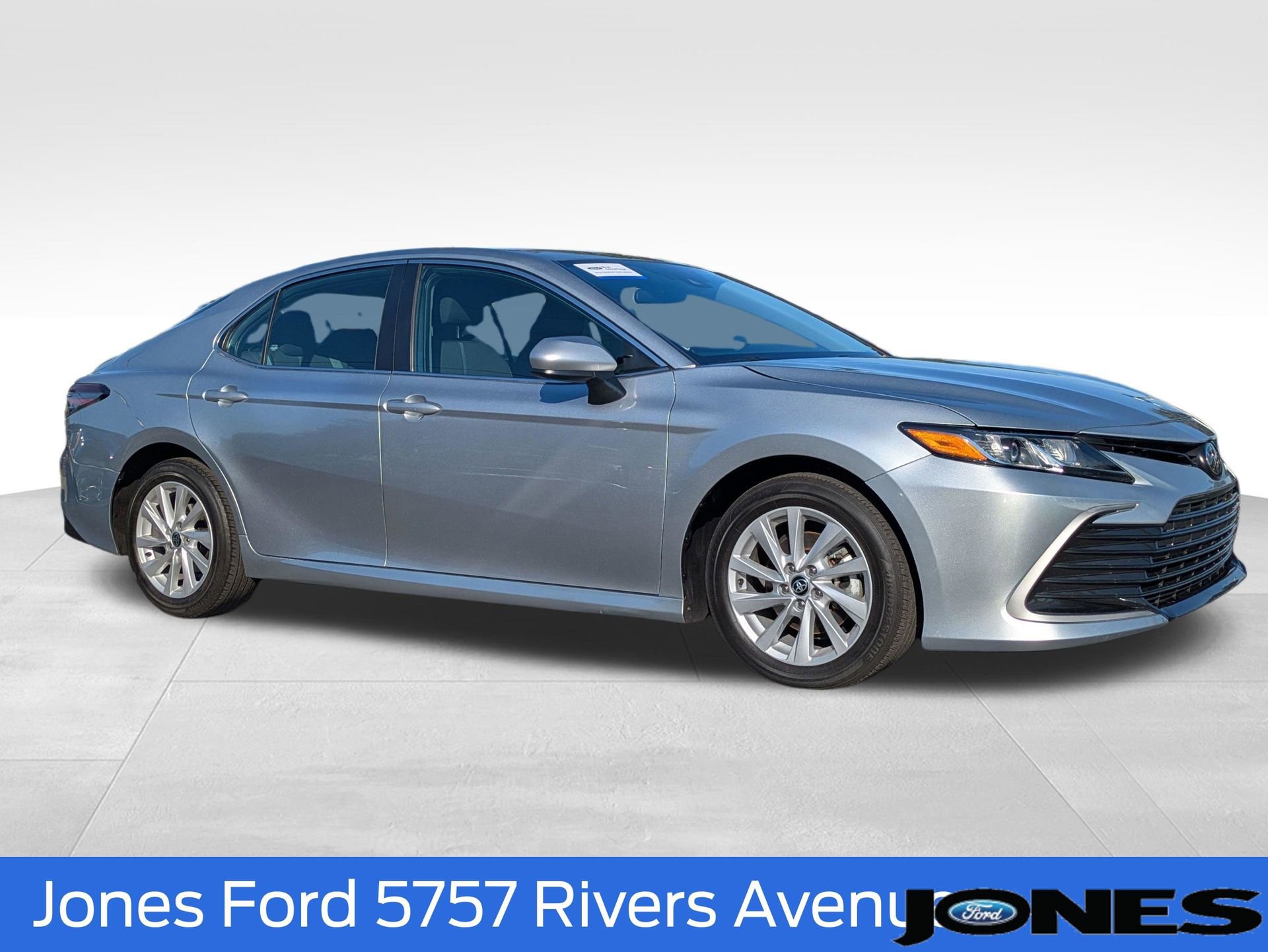 Used 2024 Toyota Camry LE FWD image 2
