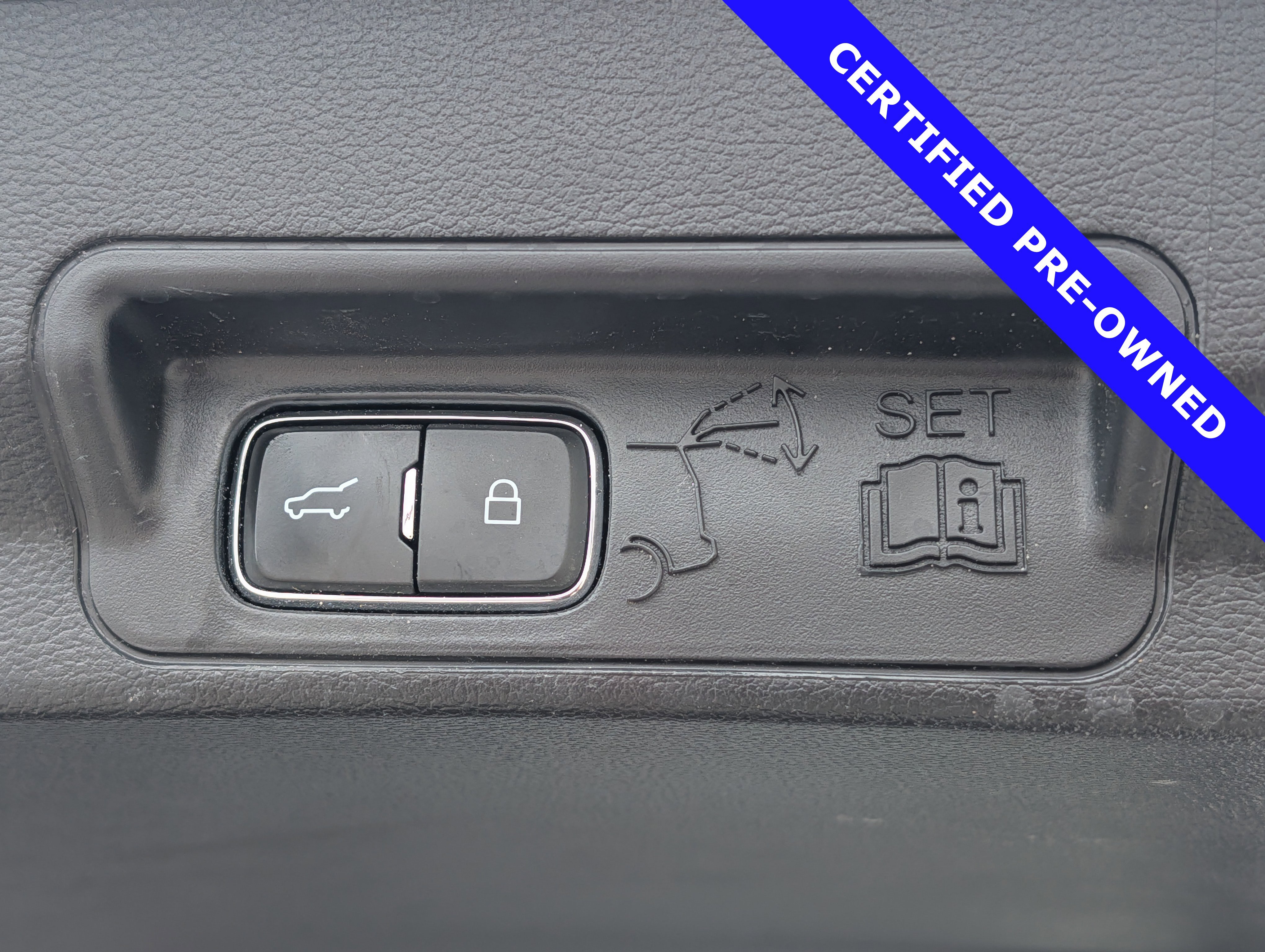 Certified 2021 Ford Explorer XLT w/ Equipment Group 202A AWD/4WD image 14