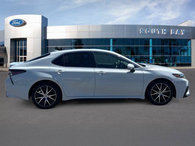 Used 2022 Toyota Camry SE FWD image 6