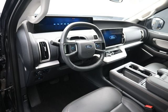 Certified 2025 Ford Expedition Active AWD/4WD image 9