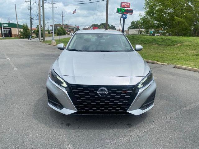 Used 2023 Nissan Altima 2.5 SV FWD image 2