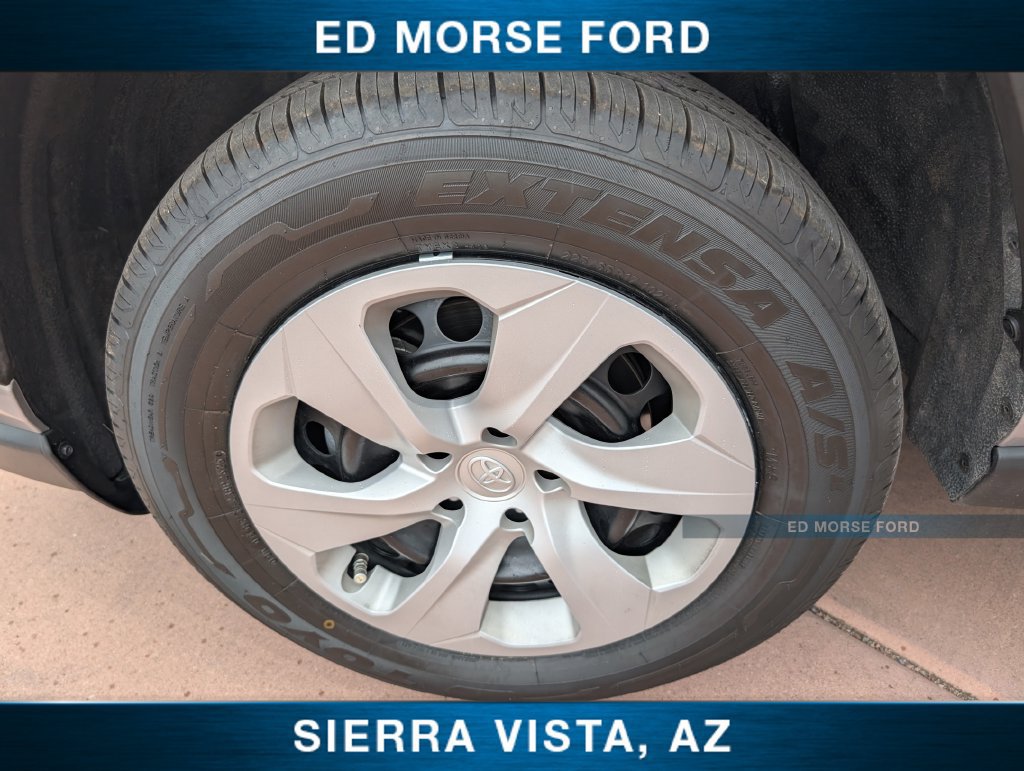 Used 2024 Toyota RAV4 LE FWD image 23